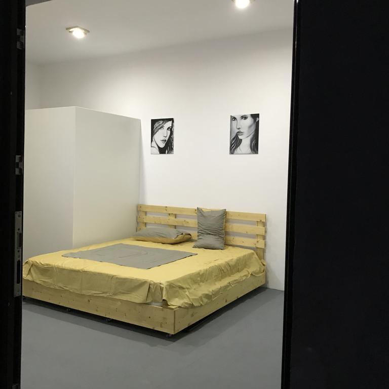 Central Park Studios Букурещ Екстериор снимка