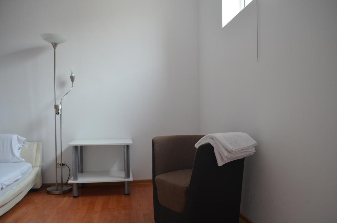 Central Park Studios Букурещ Екстериор снимка